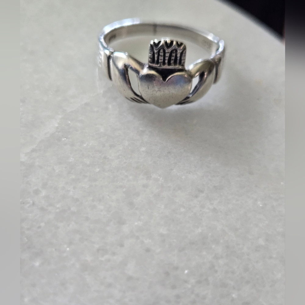 Vintage Sterling Silver Irish Claddagh